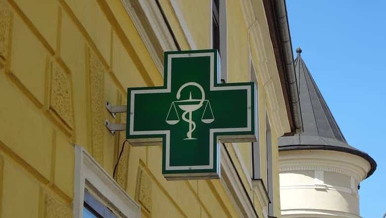 Budapest pharmacy logo