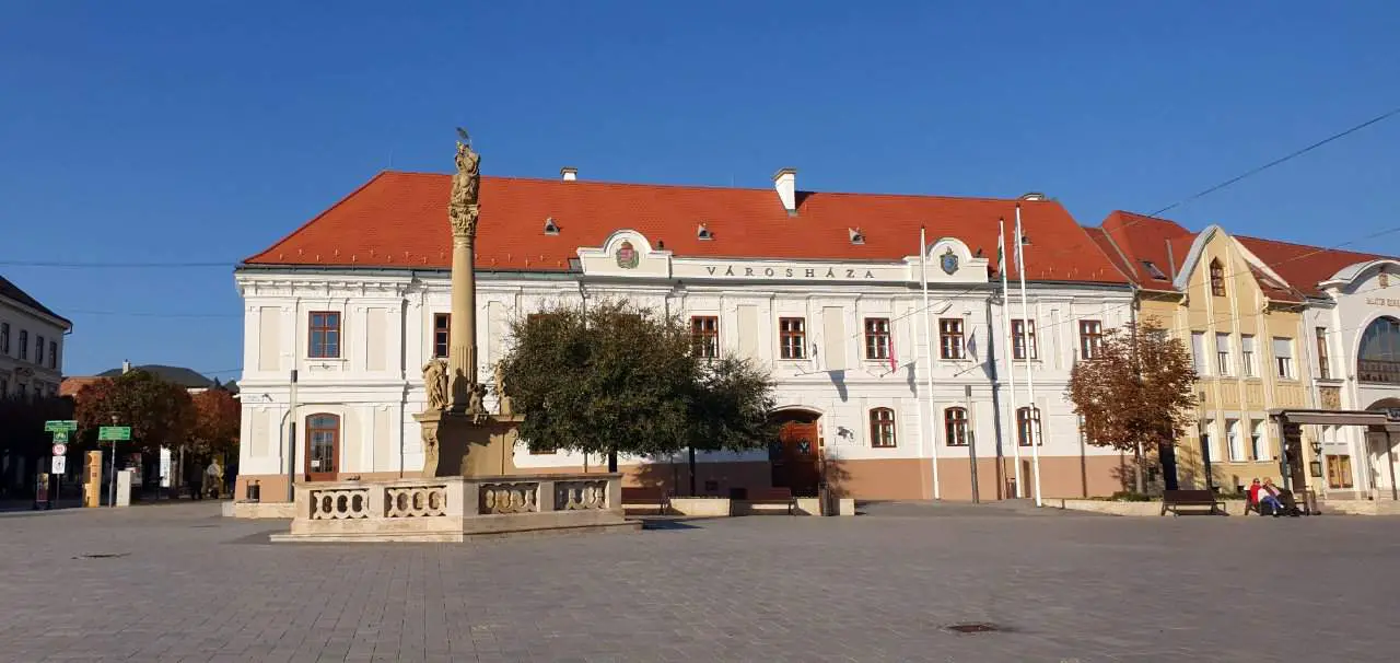the main square and city hall at keszthely. october 2019, photo by: info-budapest.com