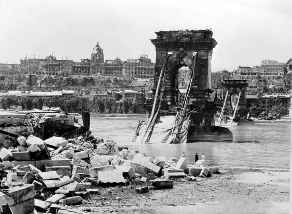 The retreating German army blew up the Chain Bridge in WWII.