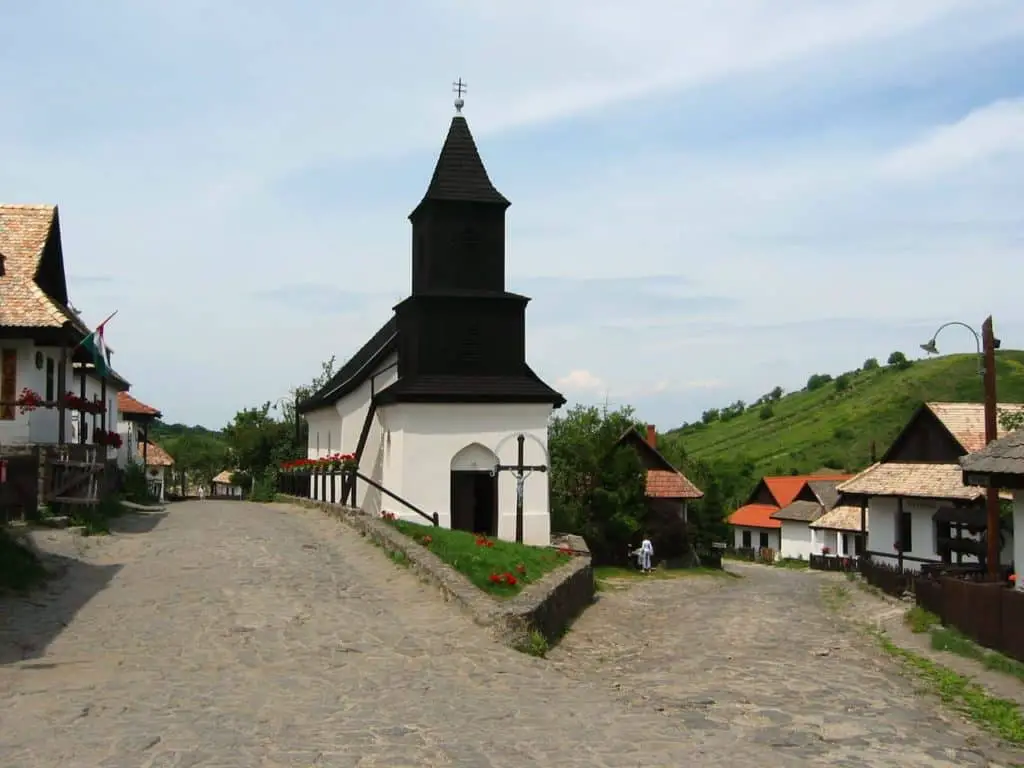 Hollókő