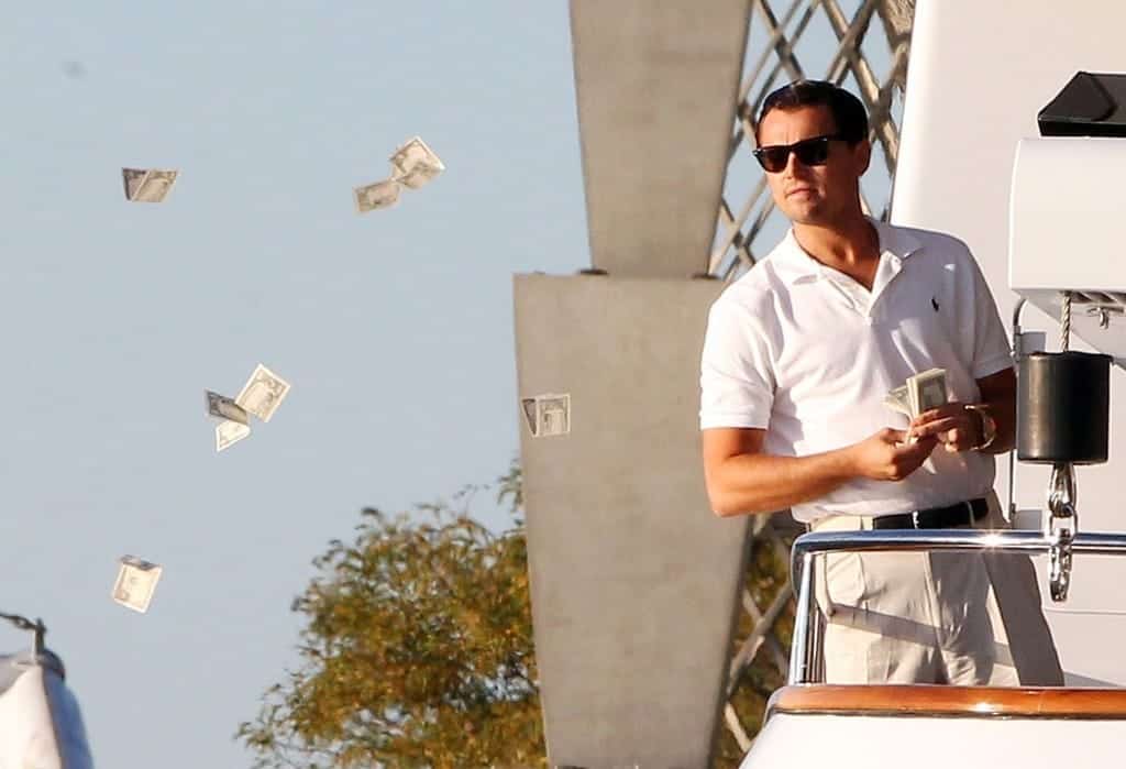 Wolf of Wall Street, Throwing money out