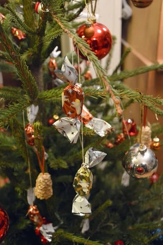 Christmas tree with fondants