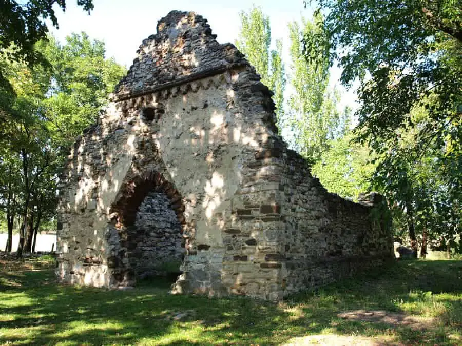 The Aszófő Kövesd ruined church